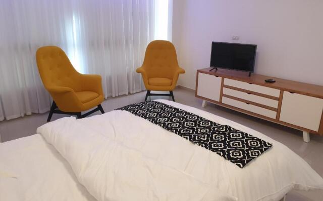 Avshalom Holiday Apartments