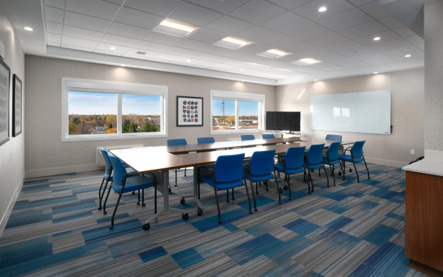 Holiday Inn Express & Suites Brandon by IHG