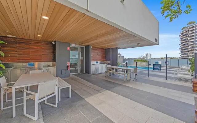 Trafalgar Lane Apartments by CLLIX