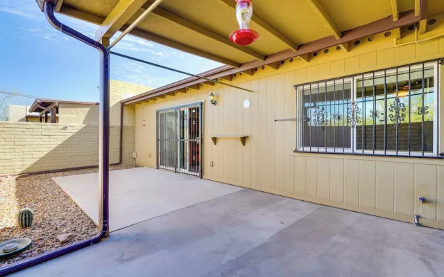 4 Mi to Downtown Tucson: Peaceful Townhome!
