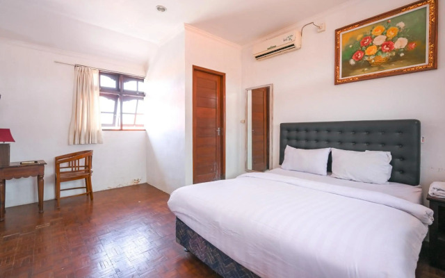 OYO 4003 Ceria Guesthouse SeminyakNearSeminyak Beach