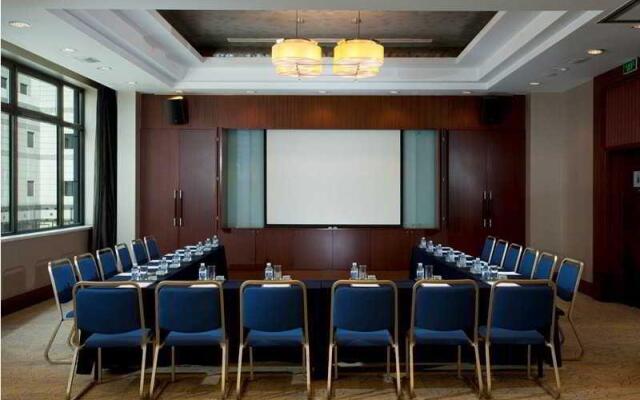 Holiday Inn Central Plaza