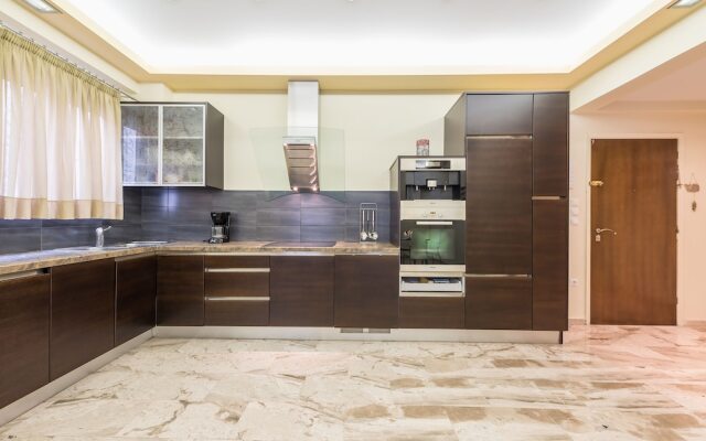 Keramikos Flower Power Residence