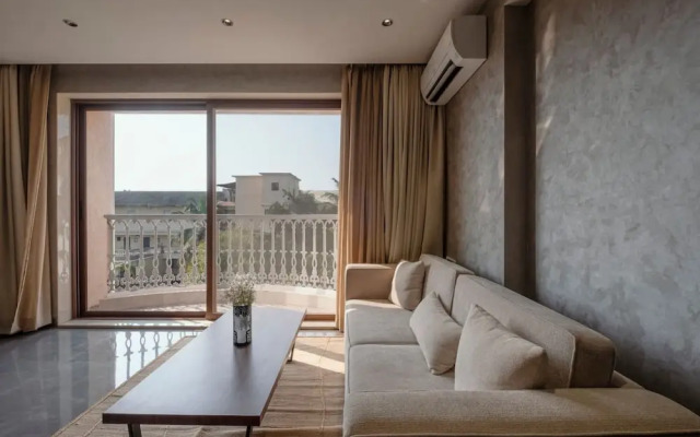 Modern 1BR With Pool 5min Drive to Candolim Beach