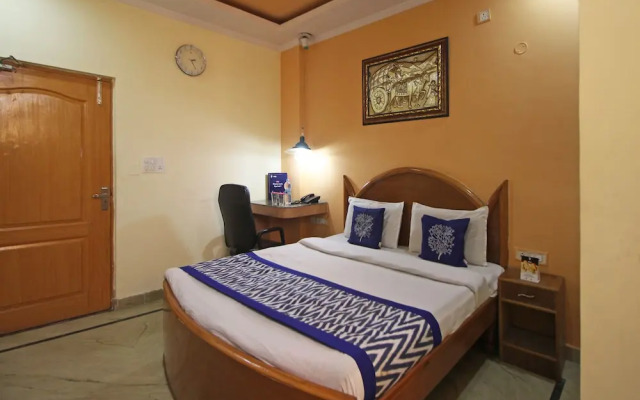 OYO 7147 Hotel Madhur Regency