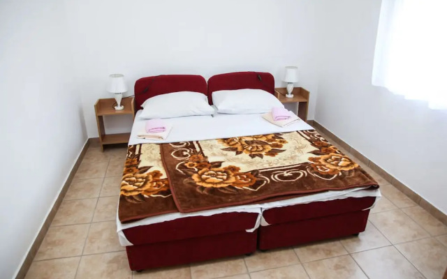 Family guesthouse in forest Ana & Stjepan Nikolic