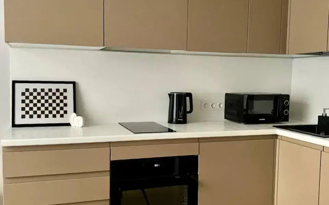 Happy People на набережной Новоданиловская