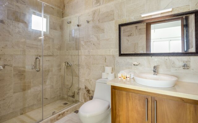 Escondido Bay Properties by Caribe Stays