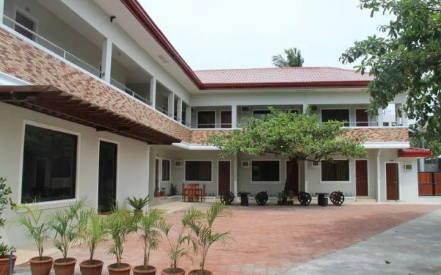 La Vista Hotel & Beach Resort