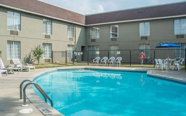 Quality Hotel & Suites