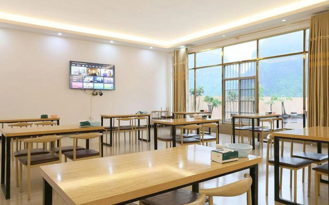 Nalanbo Yamansadian (Debao Passenger Transport Terminal)