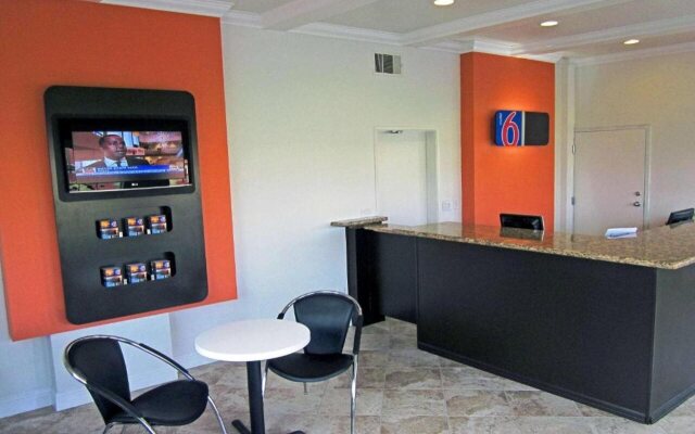 Motel 6 Anaheim, CA
