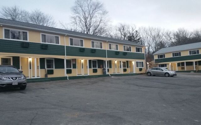 Dartmouth Motor Inn