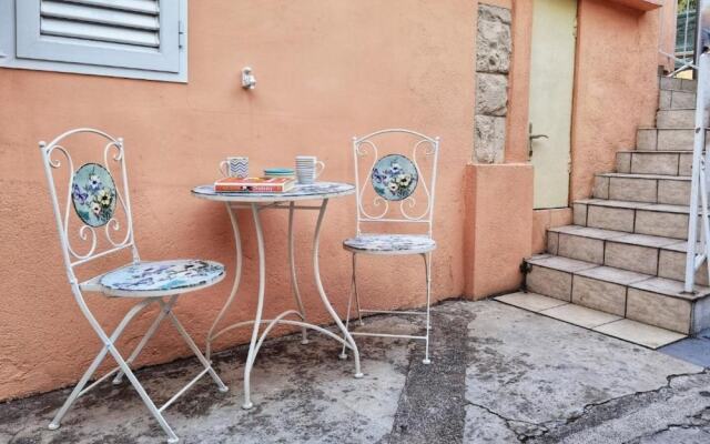 Jele - Perfect Location - A1