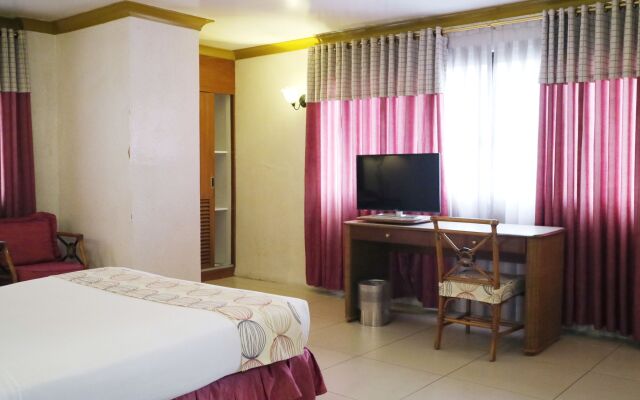 Golden Pine Hotel