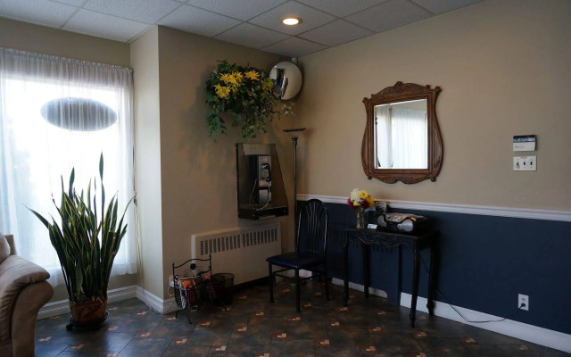 Marine Inn