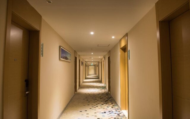 Huayi Hotel