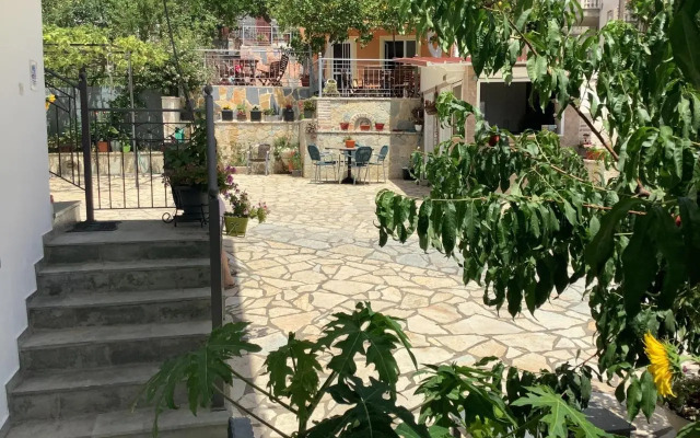 Studios Ristas Kostas
