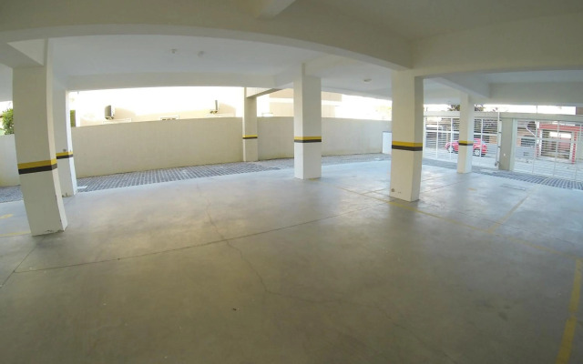 Ed Mônaco, 150 metros da praia de Bombas