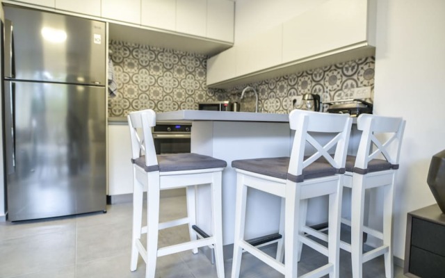 3 Bedroom Garden Apartment
