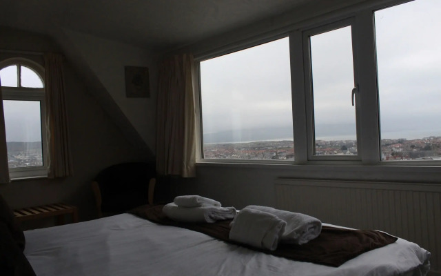 Headlands Hotel