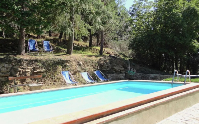 Farmhouse in Castelfranco Piandisco With Garden