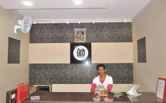 Hotel 180 Degree