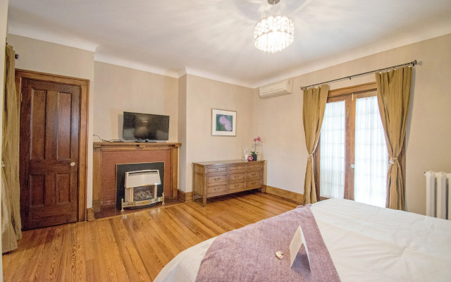 Greystone Manor Bed & Breakfast