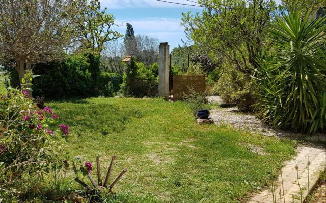 Petite maison refaite à neuf dans mas du 19ème siècle