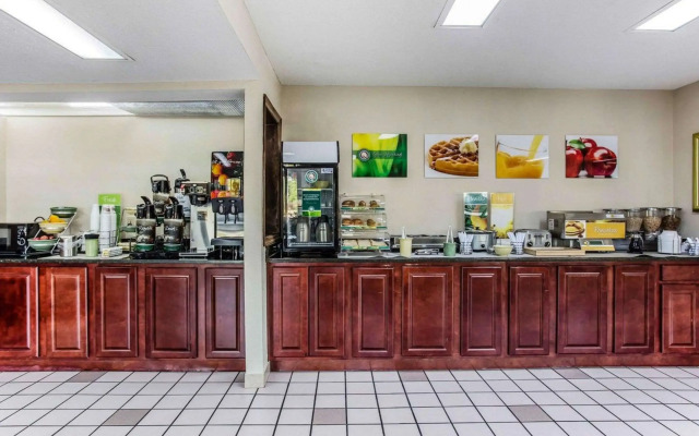 Quality Inn & Suites Stockbridge Atlanta South I-75