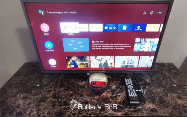 Room-butler's Bnb B Trees Residences Qc