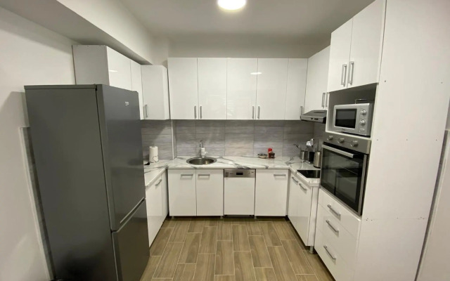 Simonovski’s Apartment 2