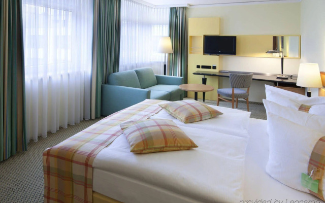 Holiday Inn Berlin Airport - Conference Centre by IHG
