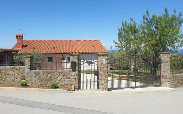 Seaview APARTMENTS HOJA