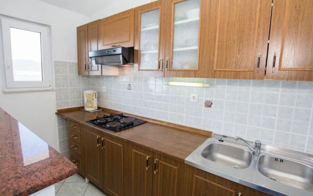 David - 20m From the Beach With Parking - A1