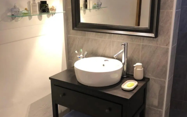 Beautiful Ground Floor, Seaside Studio Flat