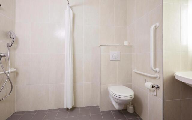 B&B HOTEL Clermont-Ferrand Le Brézet Aéroport