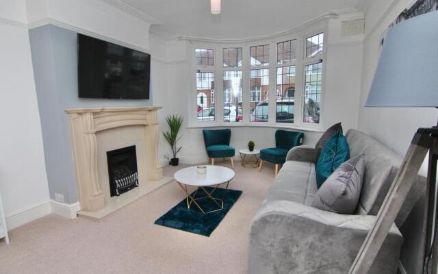 Seedfield House - Elegant Stylish Home