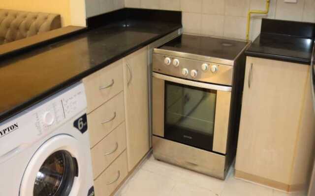 Stunning Family Friendly Studio Close To Dubai Hub