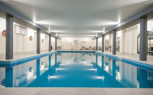 Comis Hotel and Golf Resort