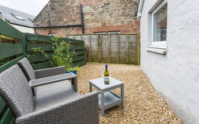 Ideal Couples Base for Exploring the Island