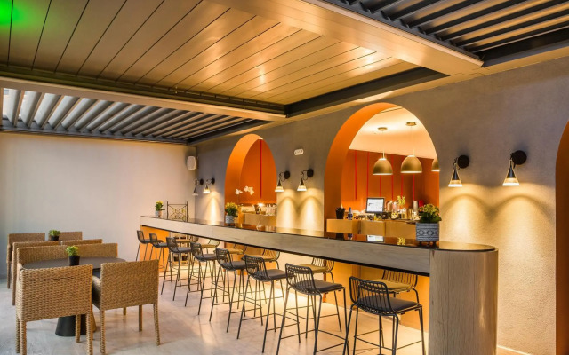 Aenos Hotel