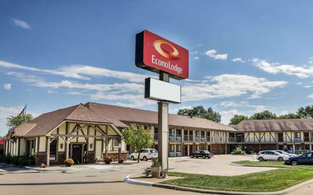 Econo Lodge University