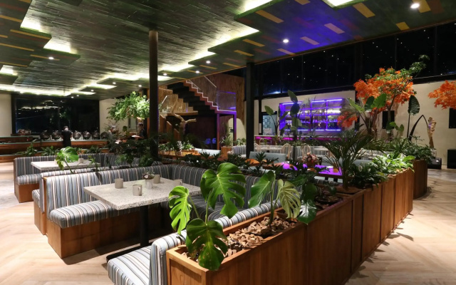 Sunsetfalls Gardens and Resort