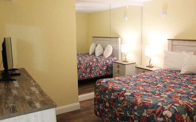 Holiday Shores Beach Club