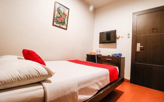 RedDoorz Plus near Pasar Wisata