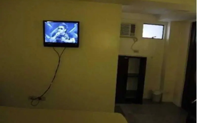 Toilena Room and Board
