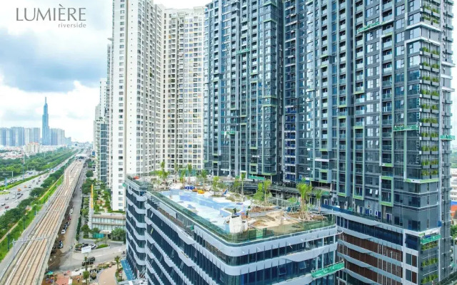 Eaton Park Riverside Luxury Vacation