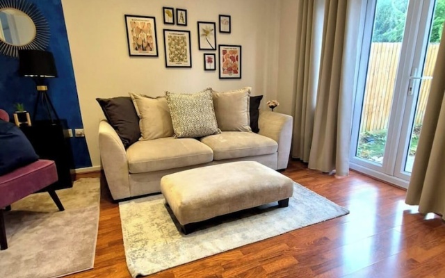 Elegant 2-bed Home - Prime City Centre Location