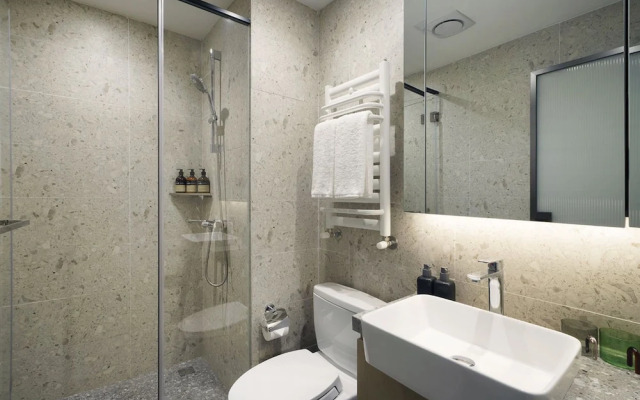 base-Sanlitun Serviced Apartment